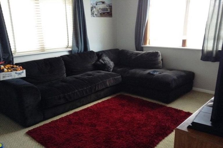 Photo of property in 1 Kauri Street, Levin, 5510