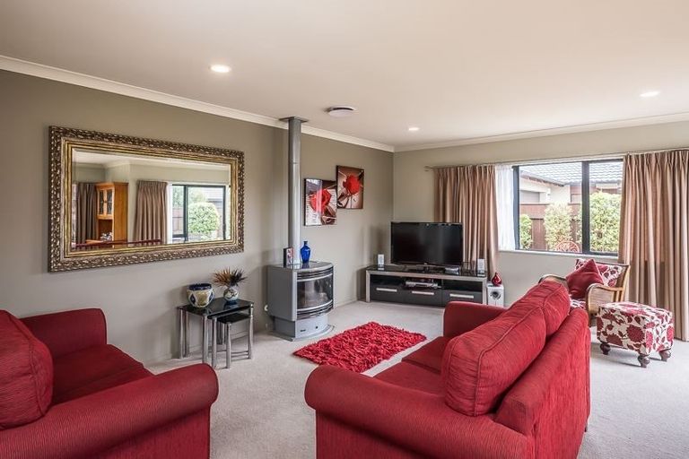 Photo of property in 5 Central Park, Paraparaumu Beach, Paraparaumu, 5032
