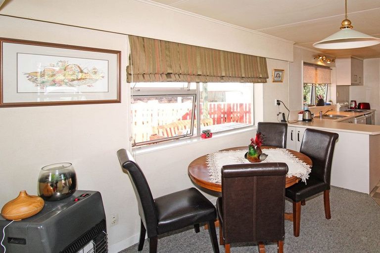 Photo of property in 78 Victoria Street, Carterton, 5713