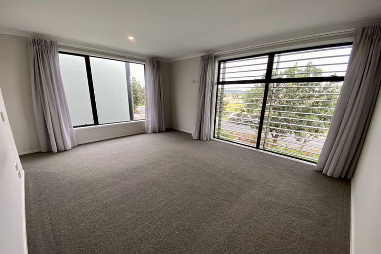 Photo of property in 103 Glidepath Road, Hobsonville, Auckland, 0616