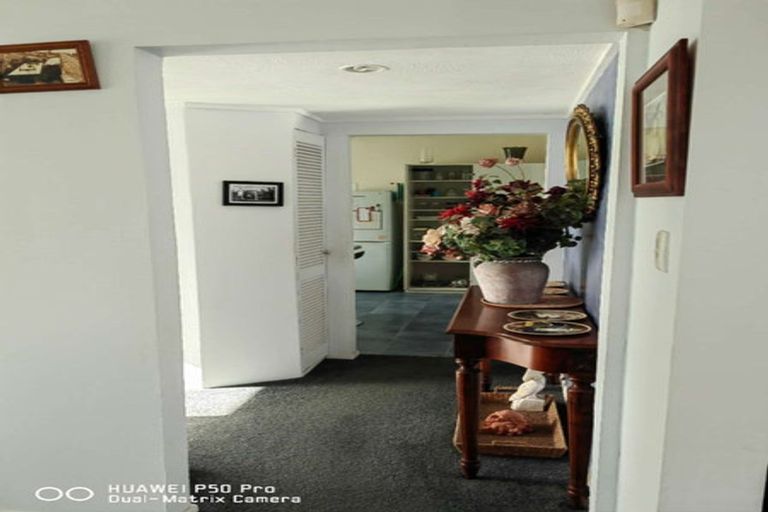 Photo of property in 1/17 Nutsey Avenue, Northcote, Auckland, 0627