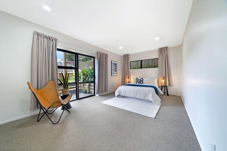 Photo of property in 2/12 Grimshaw Place, Henderson, Auckland, 0612