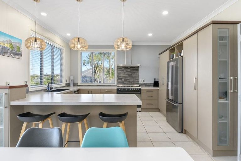 Photo of property in 102 Rototuna Road, Rototuna, Hamilton, 3210