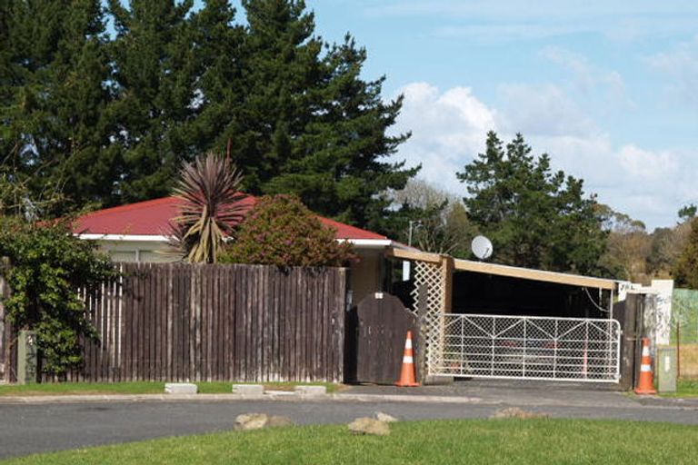 Photo of property in 49 Calthorp Close, Favona, Auckland, 2024