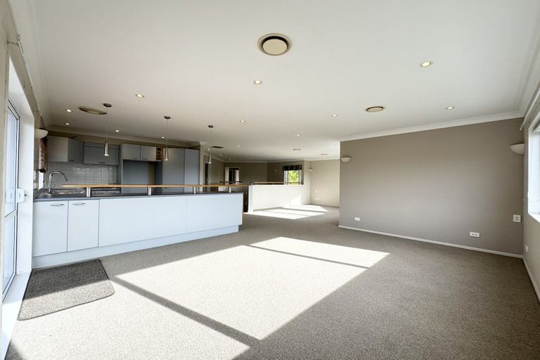 Photo of property in 21a Madison Place, Forrest Hill, Auckland, 0620