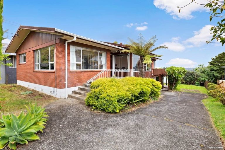 Photo of property in 108 Sunset Road, Unsworth Heights, Auckland, 0632