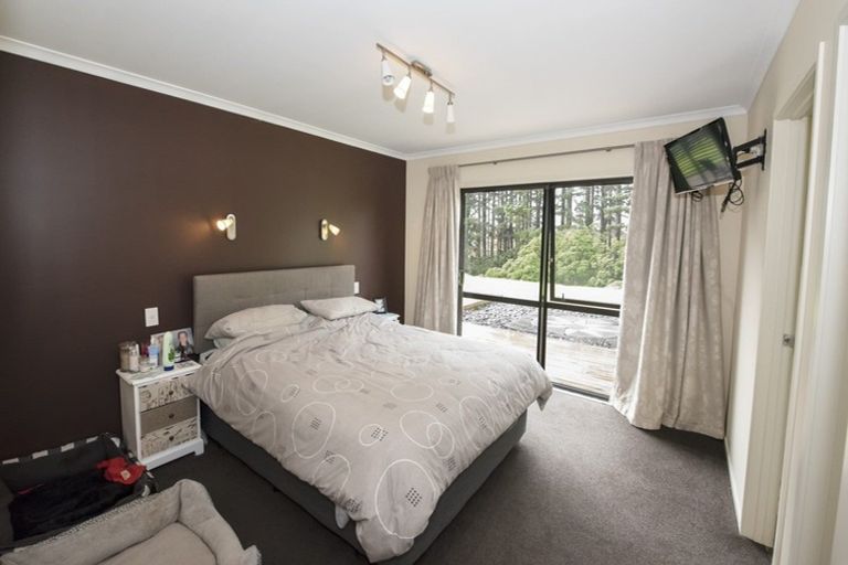 Photo of property in 8 Dunbar Place, Highlands Park, New Plymouth, 4312