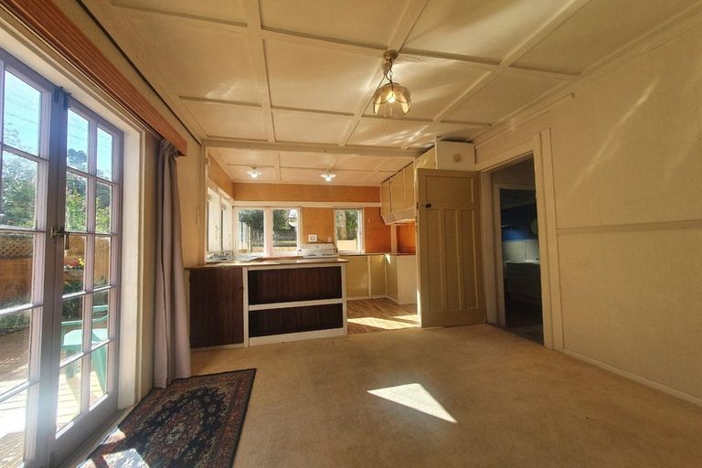 Photo of property in 80 Kauri Point Road, Laingholm, Auckland, 0604