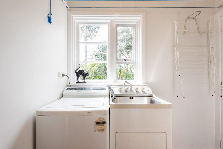 Photo of property in 39 Hudson Street, Island Bay, Wellington, 6023