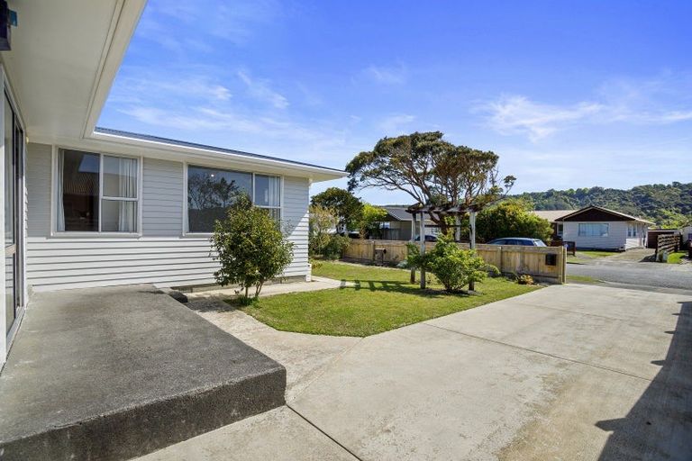 Photo of property in 22 Berkeley Road, Wainuiomata, Lower Hutt, 5014