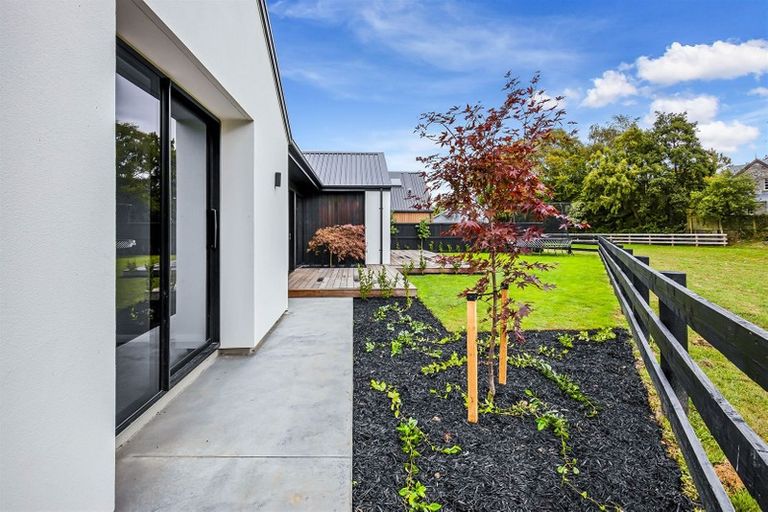 Photo of property in 6 Old Stone Lane, Cracroft, Christchurch, 8022