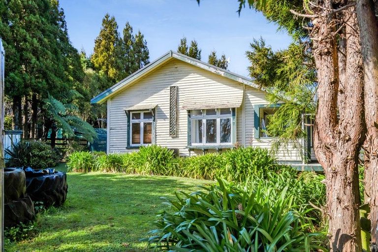 Photo of property in 150 Ackworth Road, Lepperton, New Plymouth, 4373