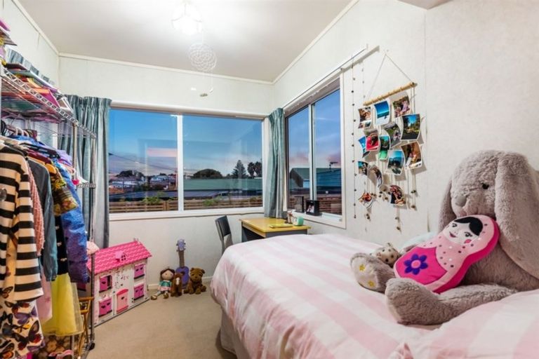 Photo of property in 1/1 Omana Road, Milford, Auckland, 0620