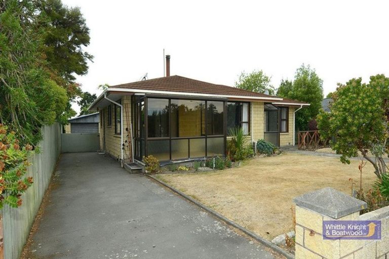 Photo of property in 56 Royal Park Drive, Parklands, Christchurch, 8083
