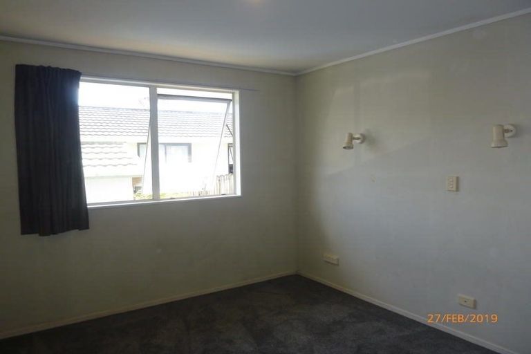 Photo of property in 3/56 Flanshaw Road, Te Atatu South, Auckland, 0610