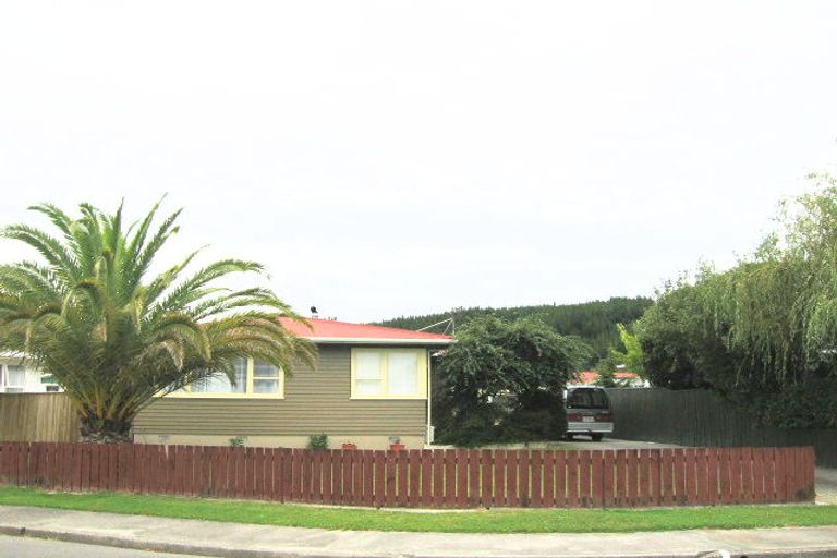 Photo of property in 4 Ponderosa Grove, Maoribank, Upper Hutt, 5018
