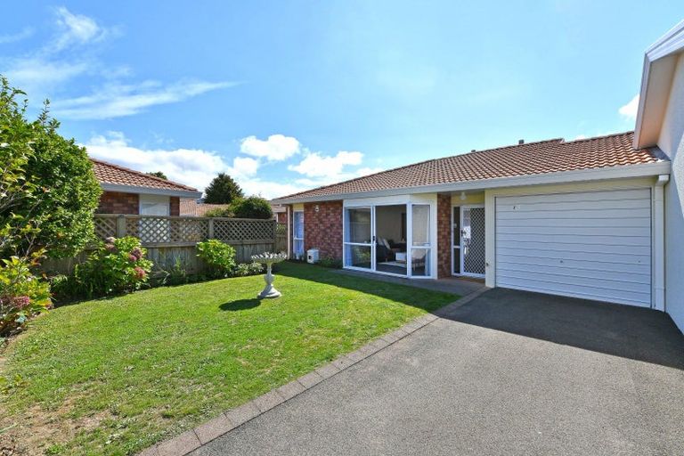 Photo of property in 2/29 Lane Street, Wallaceville, Upper Hutt, 5018
