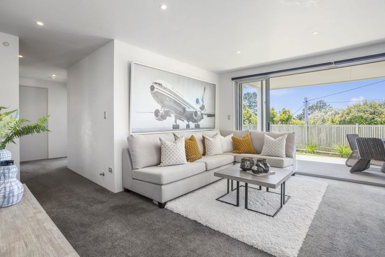 Photo of property in 95b Braemar Road, Castor Bay, Auckland, 0620