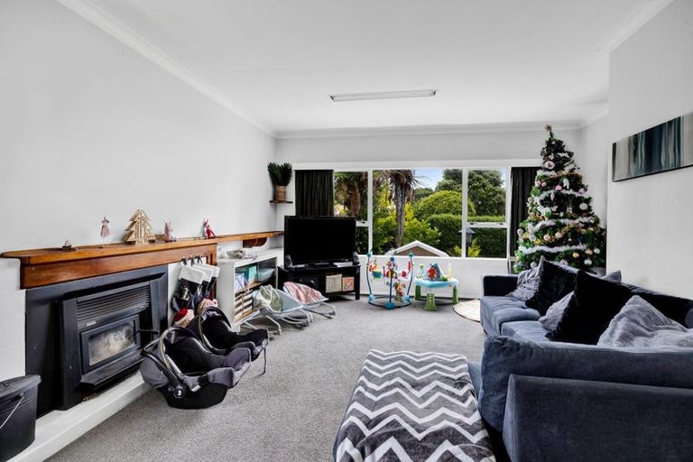 Photo of property in 14 Dives Avenue, Hawera, 4610