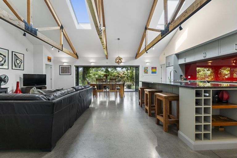 Photo of property in 525 Kaipikari Road, Urenui, 4375