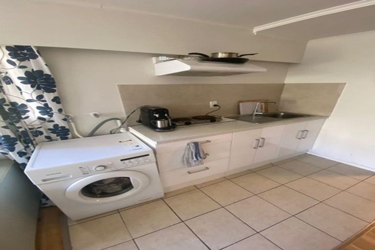 Photo of property in 19 Thurleigh Grove, Karori, Wellington, 6012