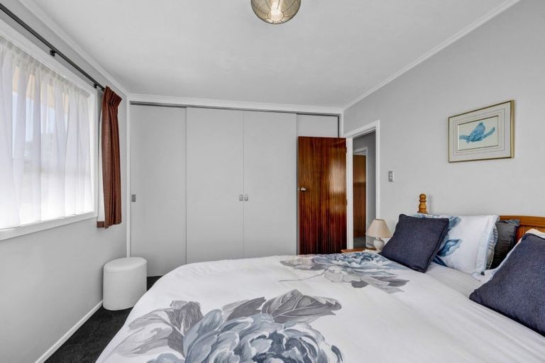 Photo of property in 42 Seaview Road, Marfell, New Plymouth, 4310