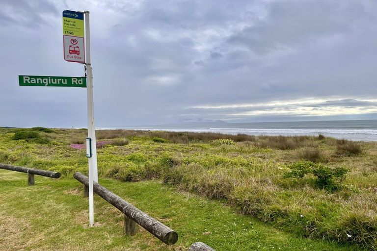 Photo of property in 10 Rangiuru Road, Otaki Beach, Otaki, 5512