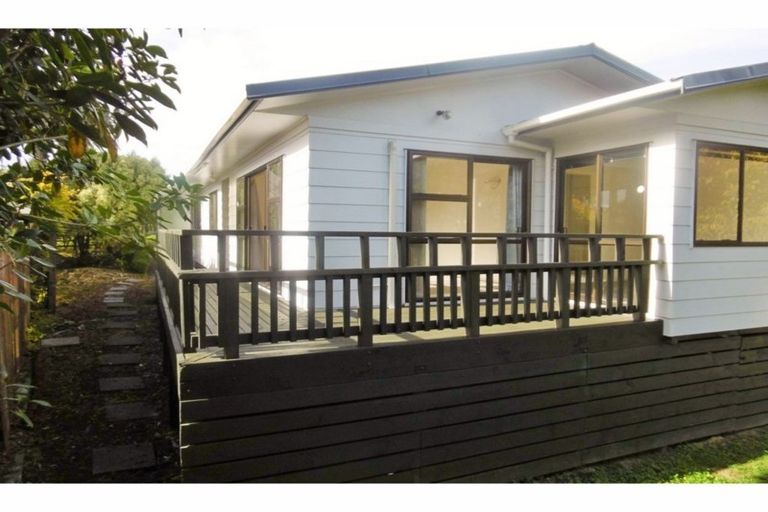 Photo of property in 2/36 Takapu Street, Henderson, Auckland, 0612