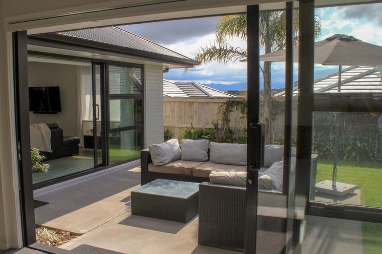 Photo of property in 18 Charlotte Drive, Omokoroa, 3114