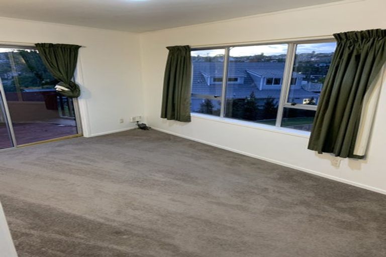 Photo of property in 522 Beach Road, Murrays Bay, Auckland, 0630