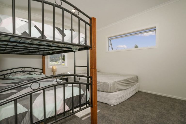 Photo of property in 28 Navigation Drive, Cooks Beach, Whitianga, 3591