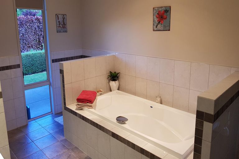 Photo of property in 26 Cowley Drive, Leamington, Cambridge, 3432