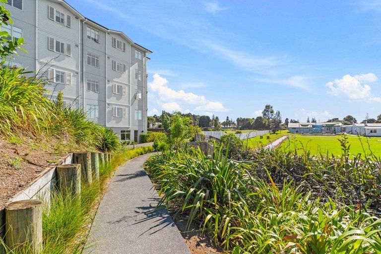 Photo of property in 110 Rewa Rewa Lane, Orewa, 0931