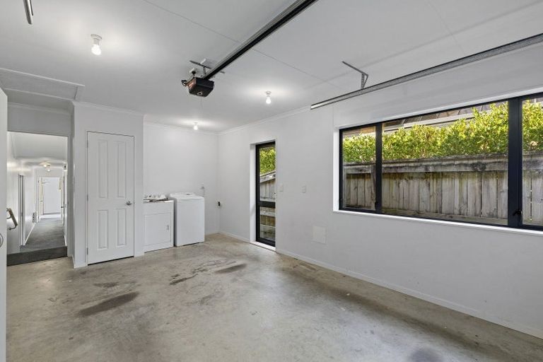 Photo of property in 9 Gloucester Street, Silverstream, Upper Hutt, 5019