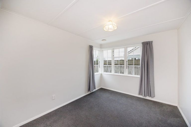 Photo of property in 654 Featherston Street, Roslyn, Palmerston North, 4414