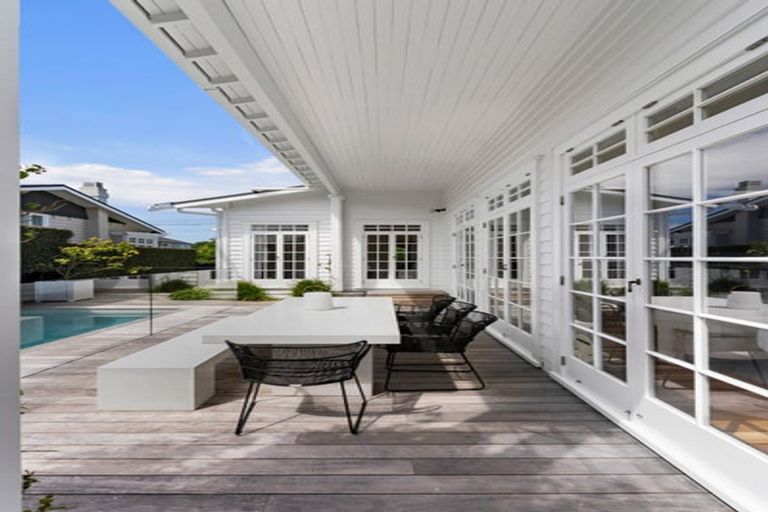 Photo of property in 44 Princes Street, Northcote Point, Auckland, 0627