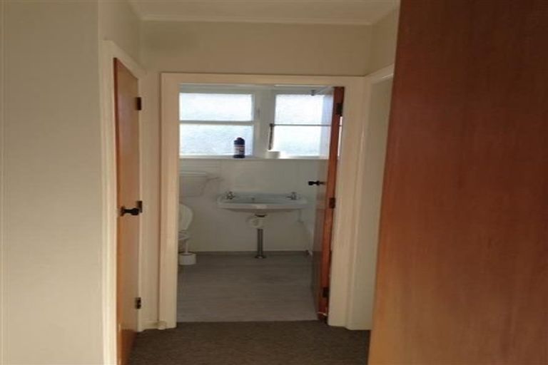 Photo of property in 377 Cambridge Terrace, Naenae, Lower Hutt, 5011
