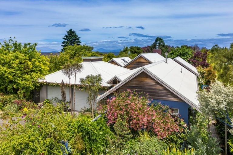 Photo of property in 6 Mahuta Road, Waitahanui, Taupo, 3378