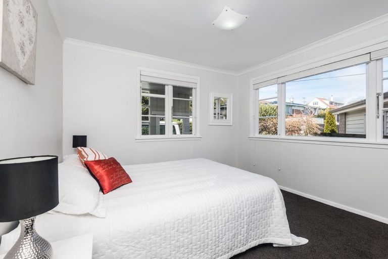 Photo of property in 27 Collins Avenue, Tawa, Wellington, 5028