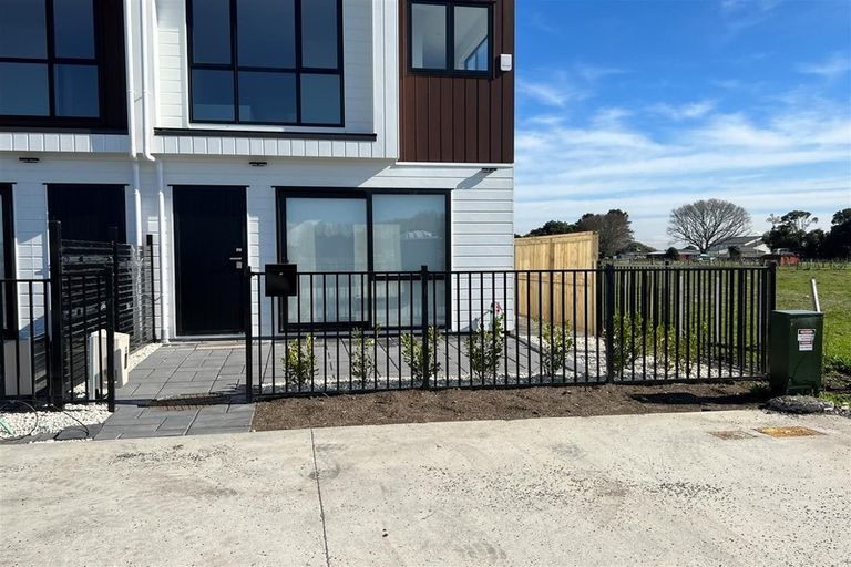 Photo of property in 31 Aramata Road, Papakura, 2110