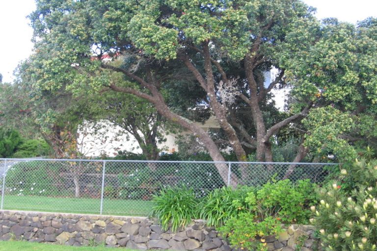 Photo of property in 17 Durness Place, Red Beach, 0932