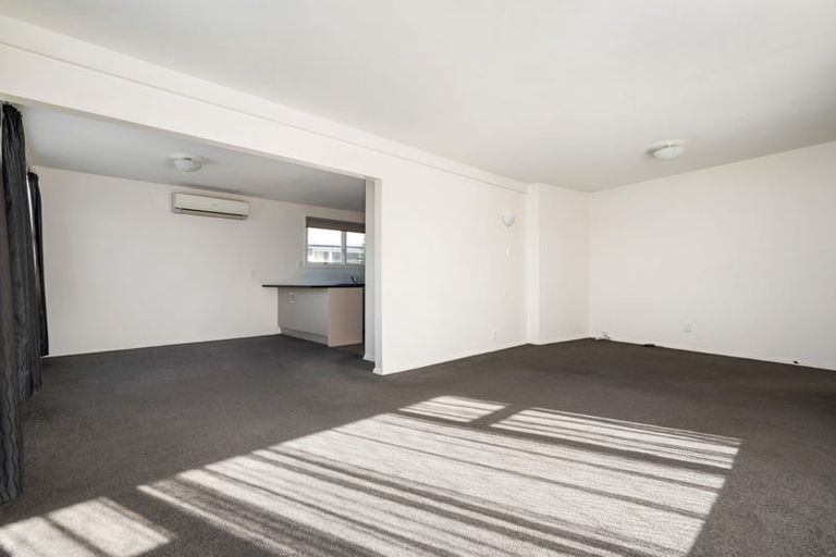 Photo of property in 33 Cotswold Avenue, Bishopdale, Christchurch, 8053