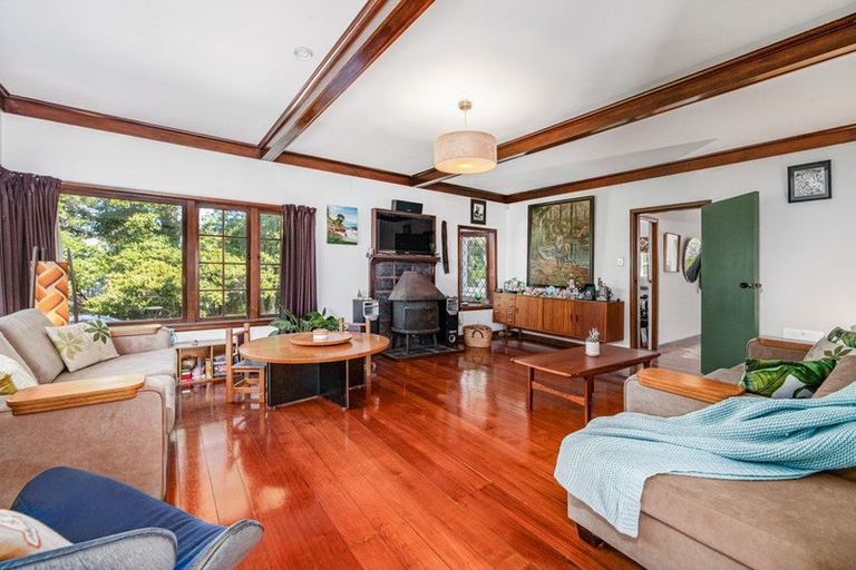 Photo of property in 195 Golf Road, Titirangi, Auckland, 0604