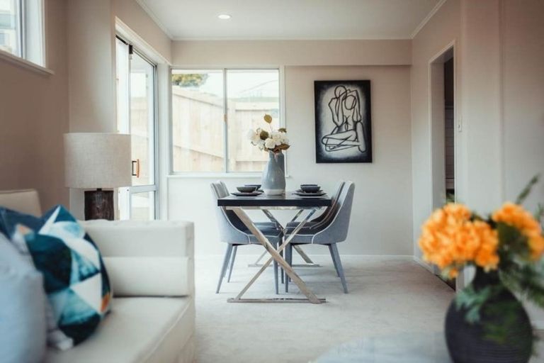 Photo of property in 31 Weatherly Road, Torbay, Auckland, 0630