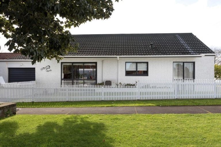 Photo of property in 2 Magnolia Drive, Westown, New Plymouth, 4310