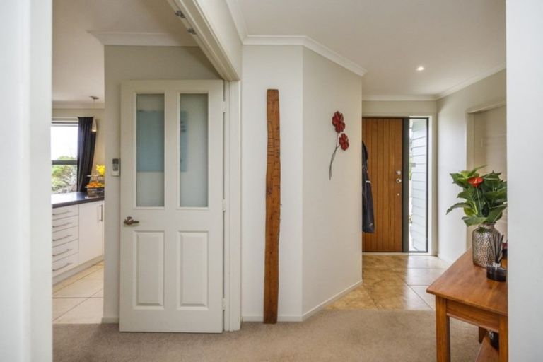 Photo of property in 16 Shere Lane, Linton, Palmerston North, 4472