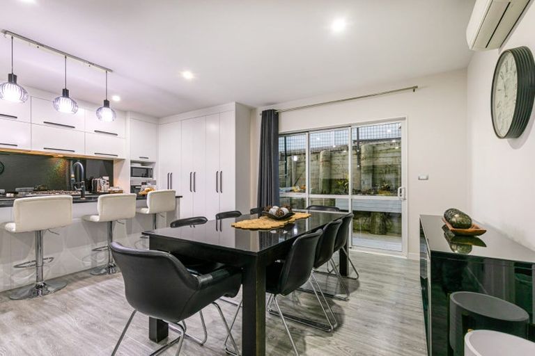 Photo of property in 26 Ascension Crescent, Orewa, 0931