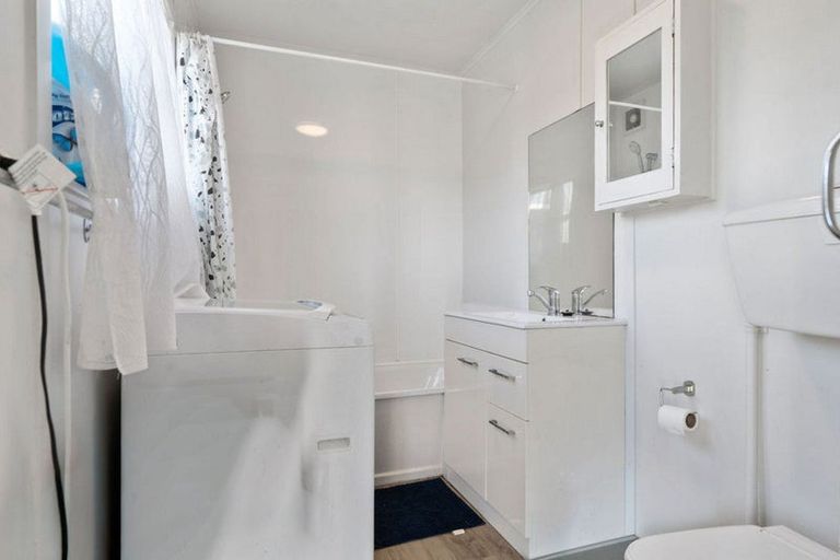 Photo of property in 27 Oxford Street, Lansdowne, Masterton, 5810