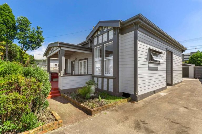 Photo of property in 15 Mason Terrace, Gonville, Whanganui, 4501