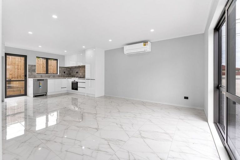 Photo of property in 147a Bucklands Beach Road, Bucklands Beach, Auckland, 2012